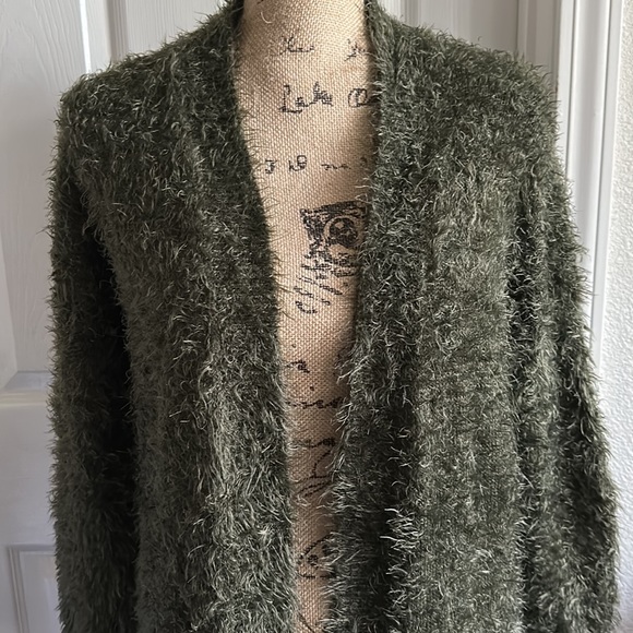 Forever 21 | Olive Eyelash Cardigan | Small - Picture 6 of 6